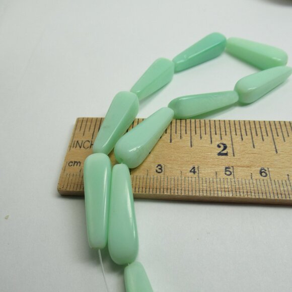 Uranium glass beads - Picture 8 of 8